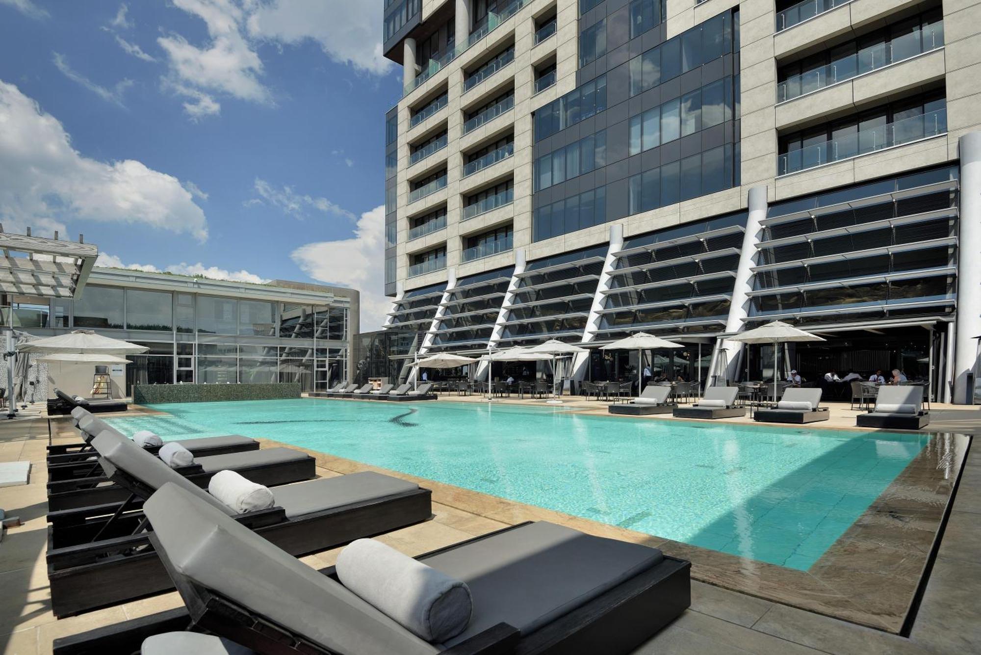 the-leonardo-hotel-johannesburg-5-star-accommodation-in-sandton-from